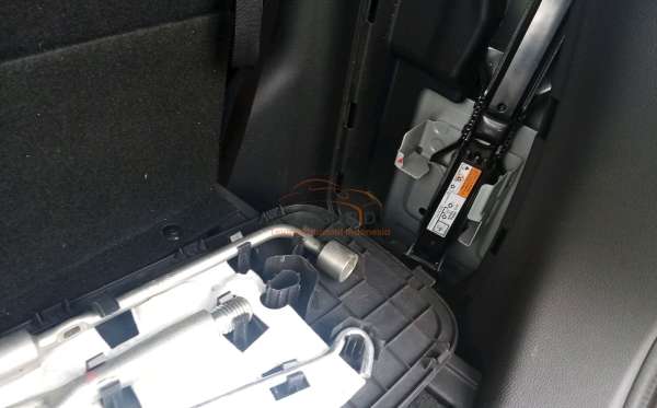 NISSAN LIVINA VE