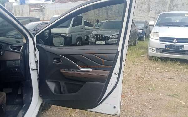 NISSAN LIVINA VE