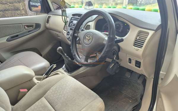 TOYOTA  KIJANG  INNOVA G