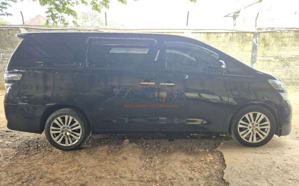 TOYOTA VELLFIRE