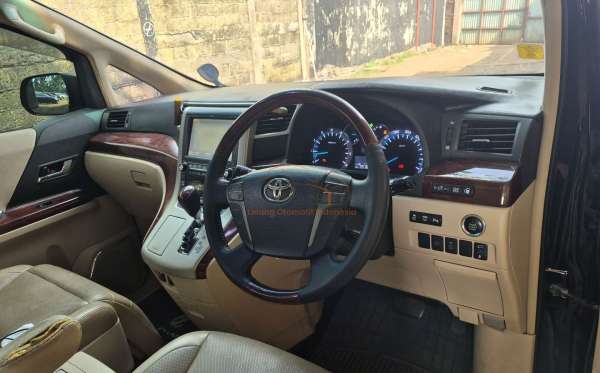 TOYOTA VELLFIRE