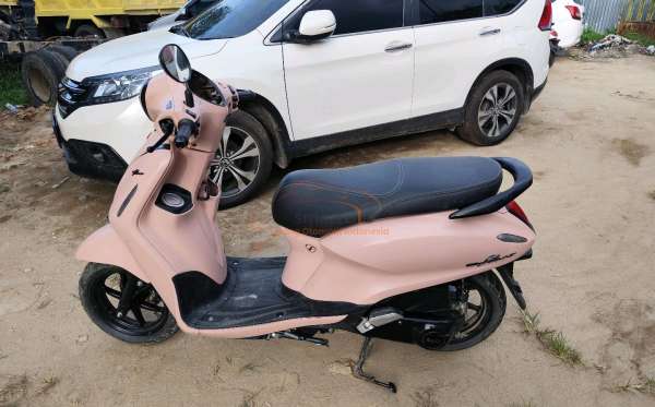YAMAHA  GRAND FILANO 125
