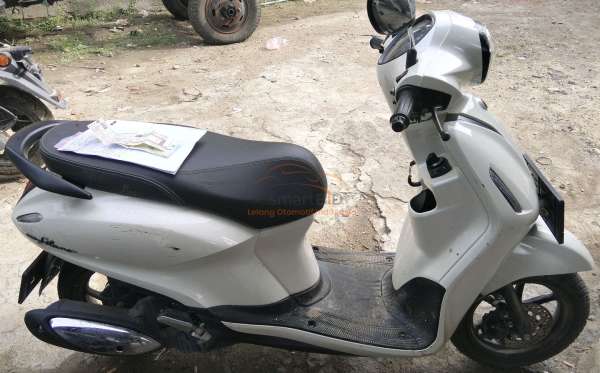 YAMAHA  GRAND FILANO 125