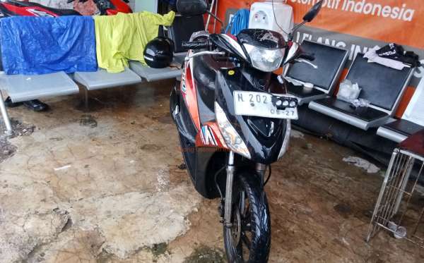 YAMAHA MIO J