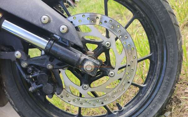 YAMAHA  R15