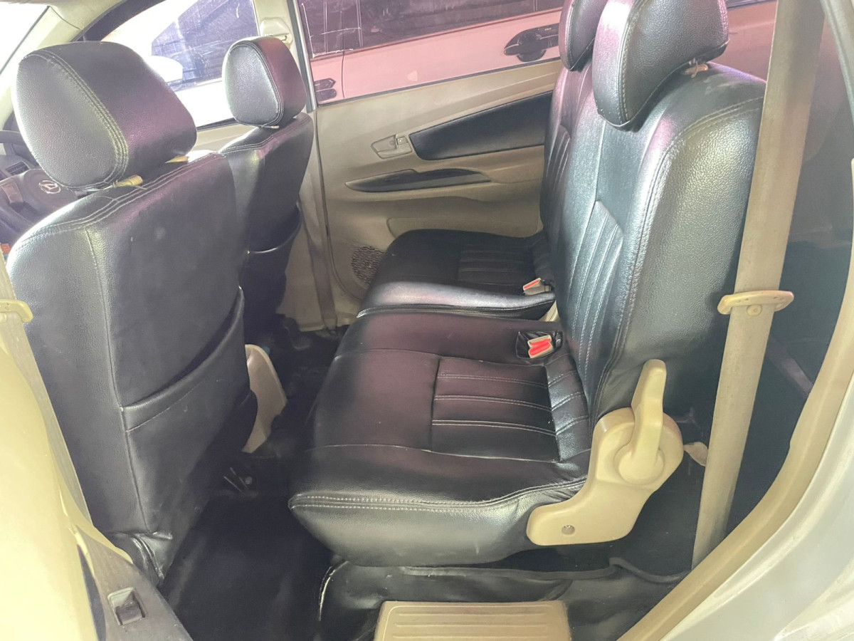 DAIHATSU XENIA