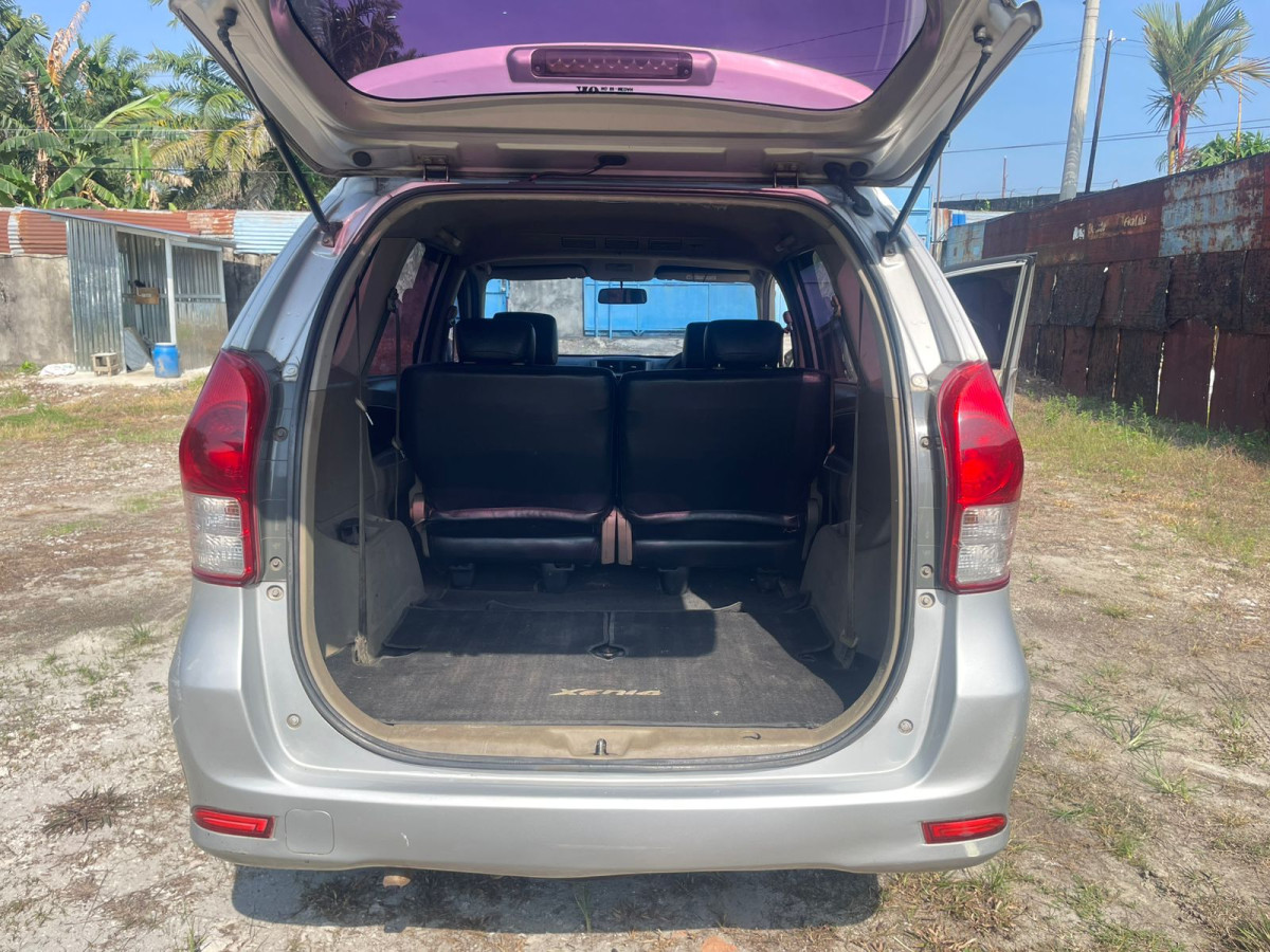 DAIHATSU XENIA