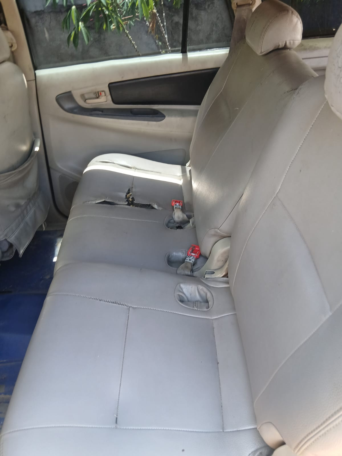 TOYOTA INNOVA G