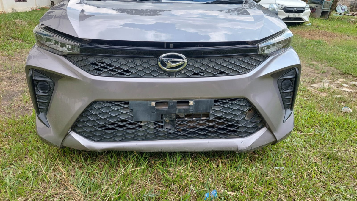 DAIHATSU  XENIA  1.3 X