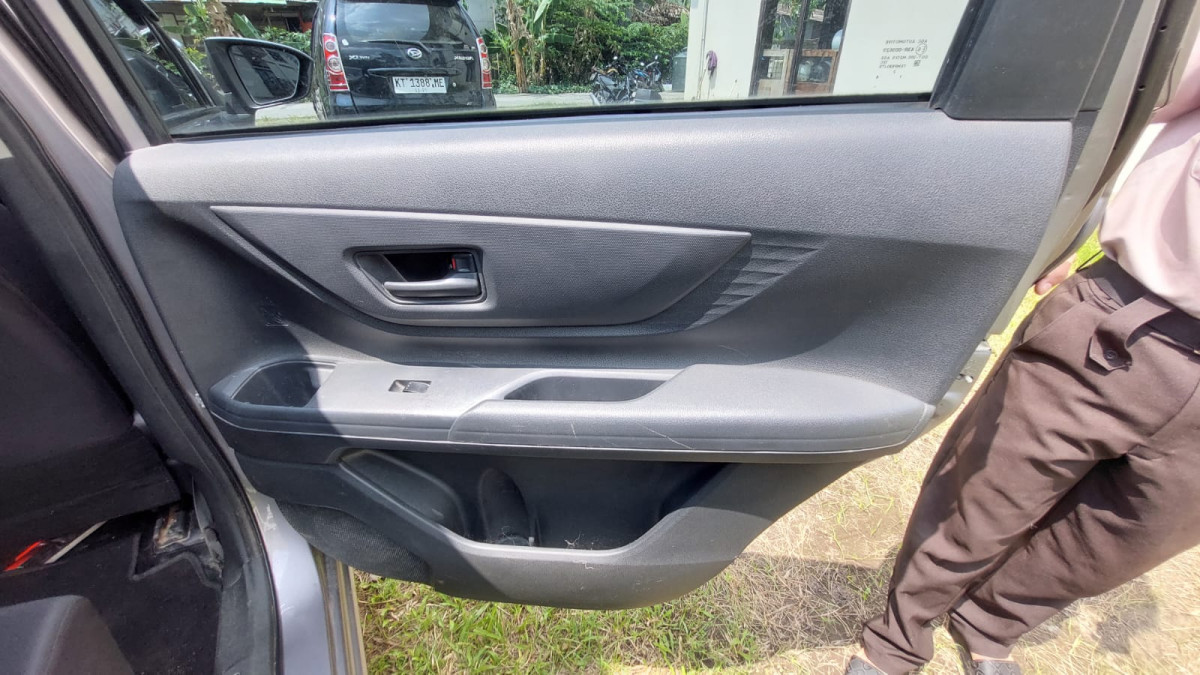 DAIHATSU  XENIA  1.3 X