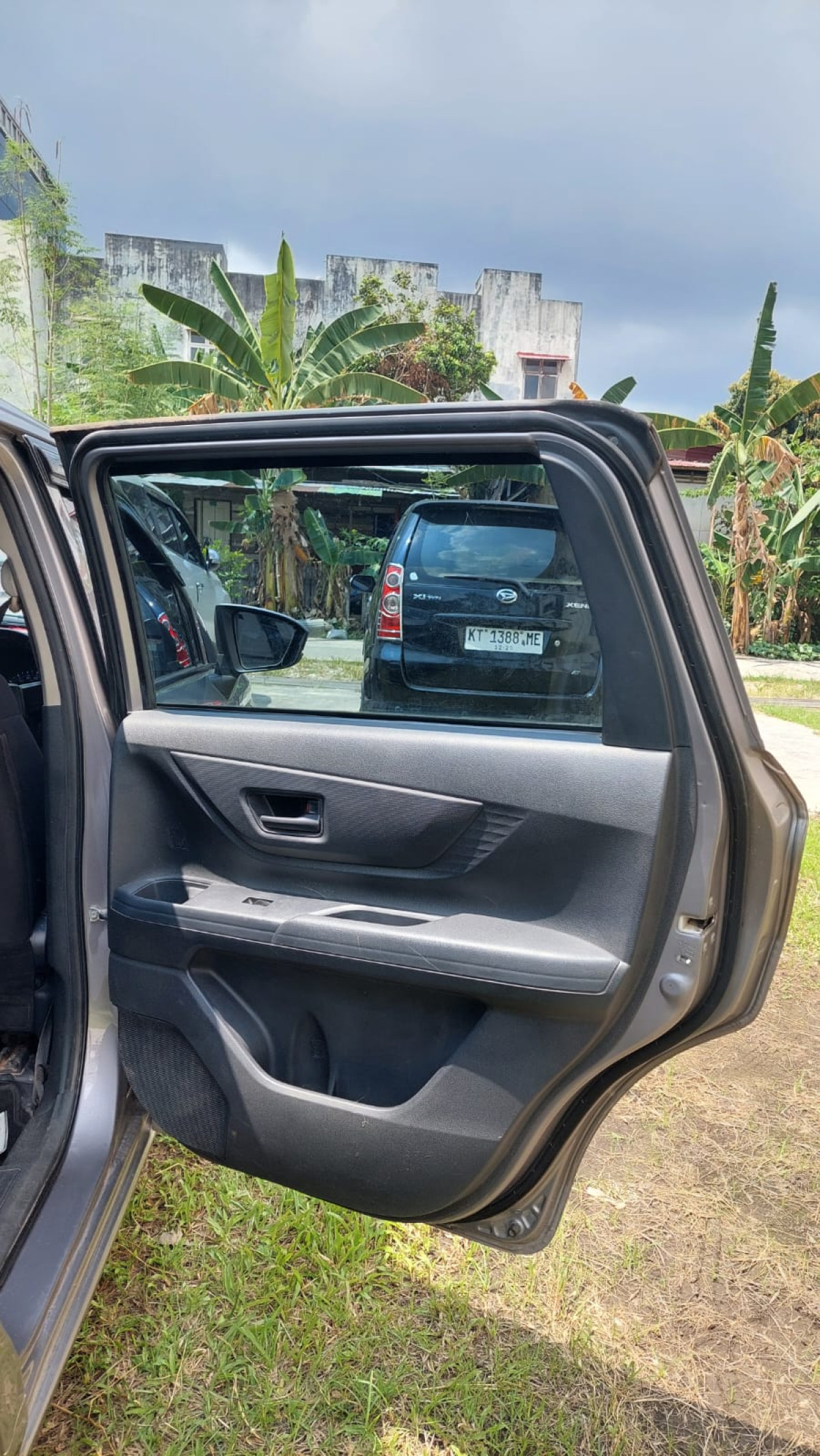 DAIHATSU  XENIA  1.3 X