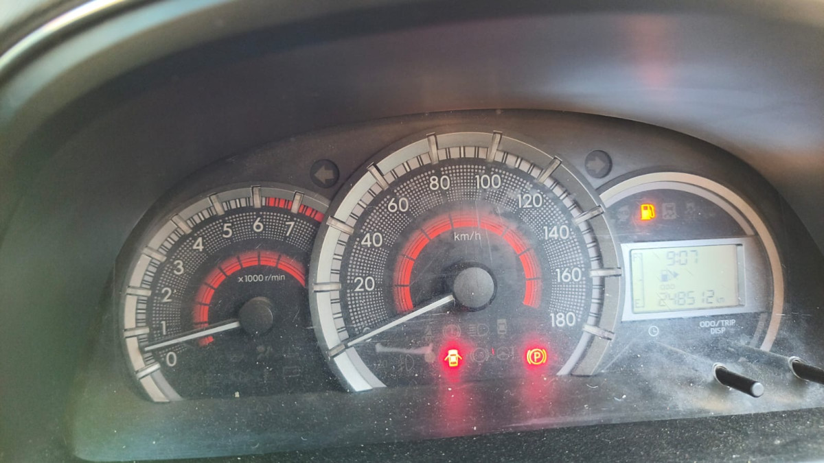 DAIHATSU  XENIA  R