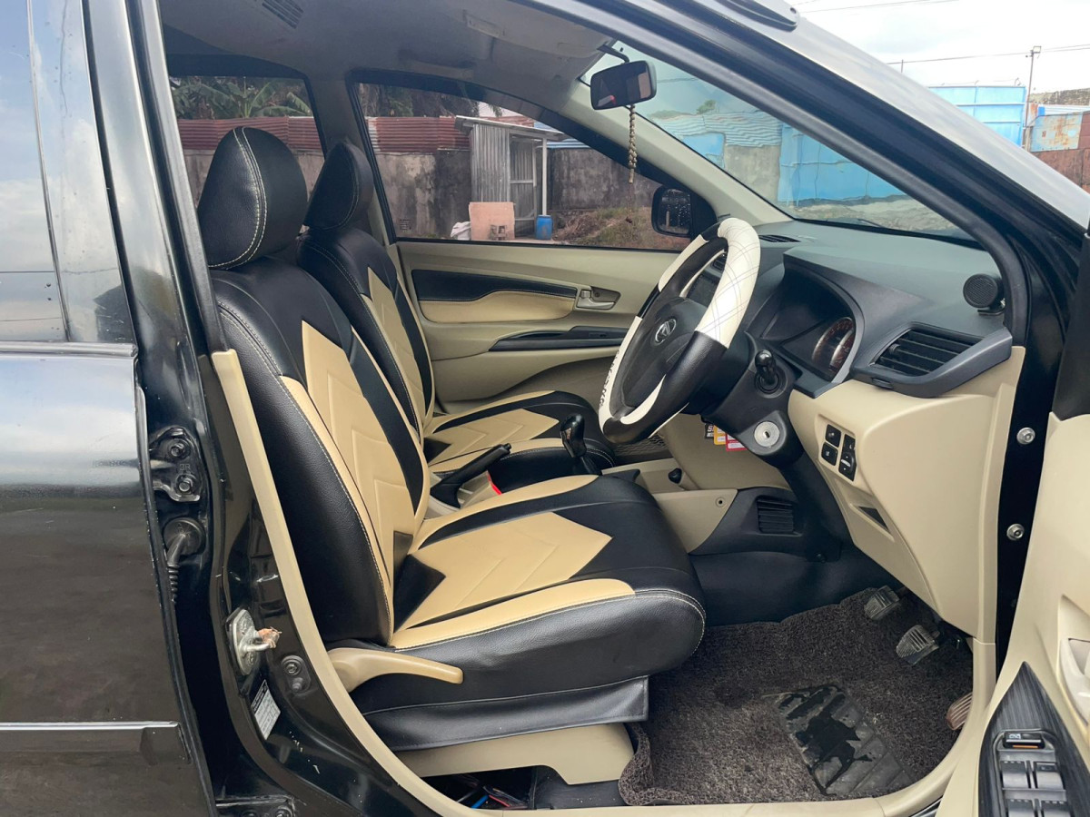 DAIHATSU XENIA