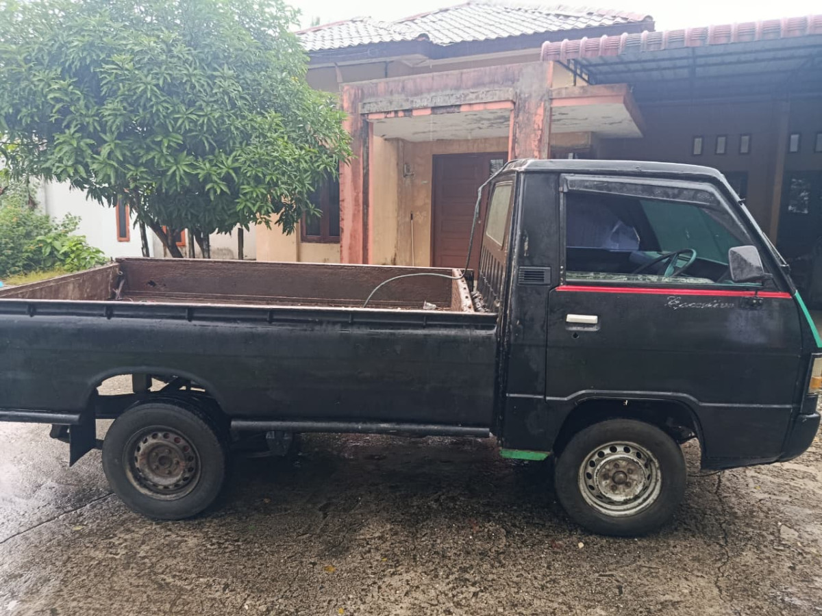 MITSUBISHI  L 300 L300 PU FB-R (4X2)