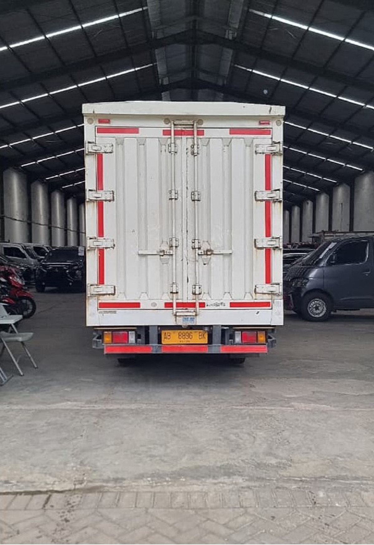 ISUZU NLR  85