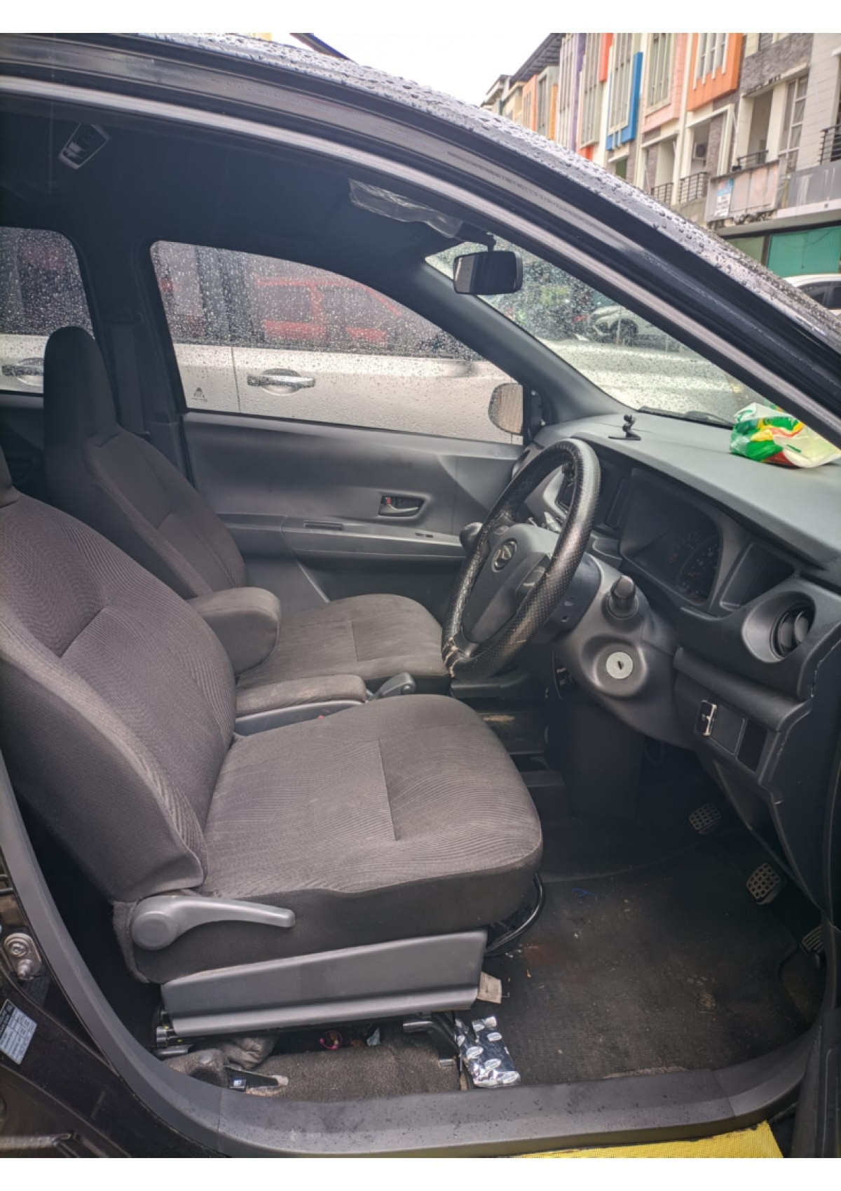 DAIHATSU  SIGRA  M