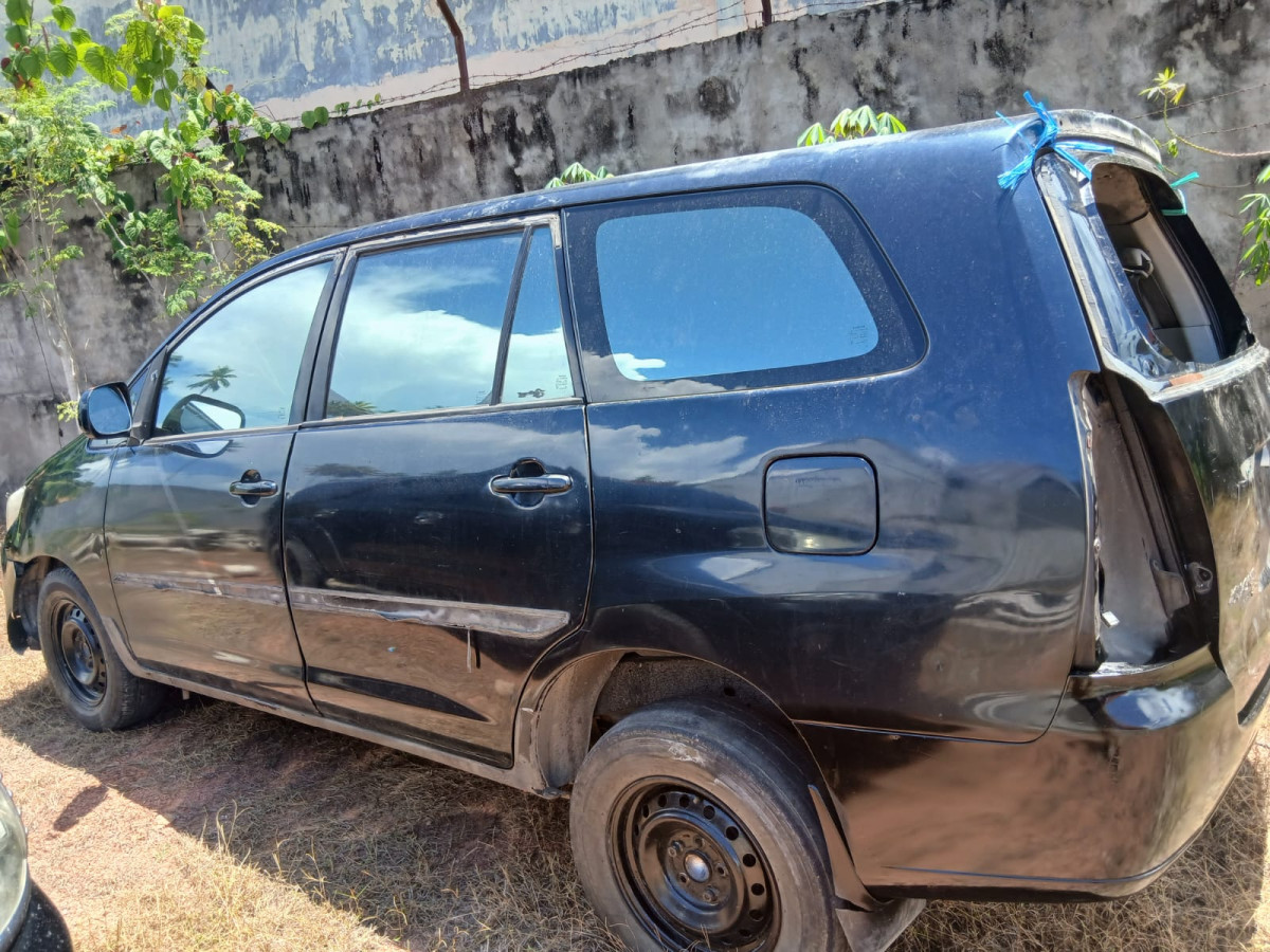 TOYOTA INNOVA G