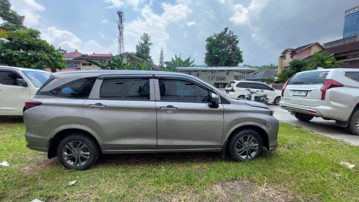 DAIHATSU  XENIA  1.3 X