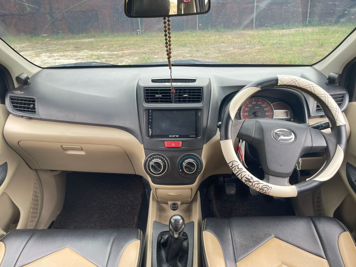 DAIHATSU XENIA