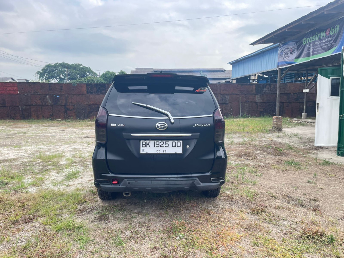 DAIHATSU XENIA