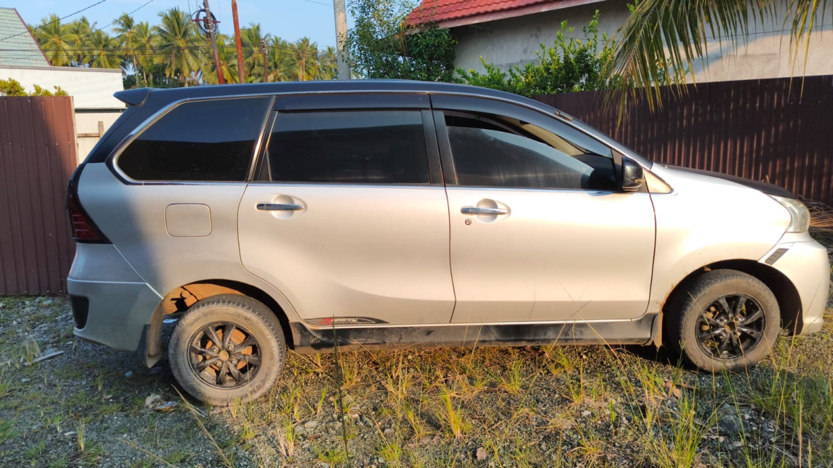 DAIHATSU  XENIA  R