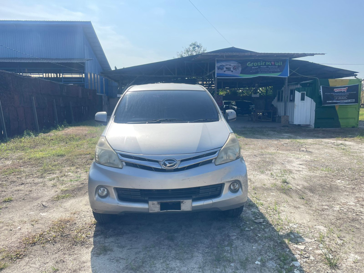 DAIHATSU XENIA