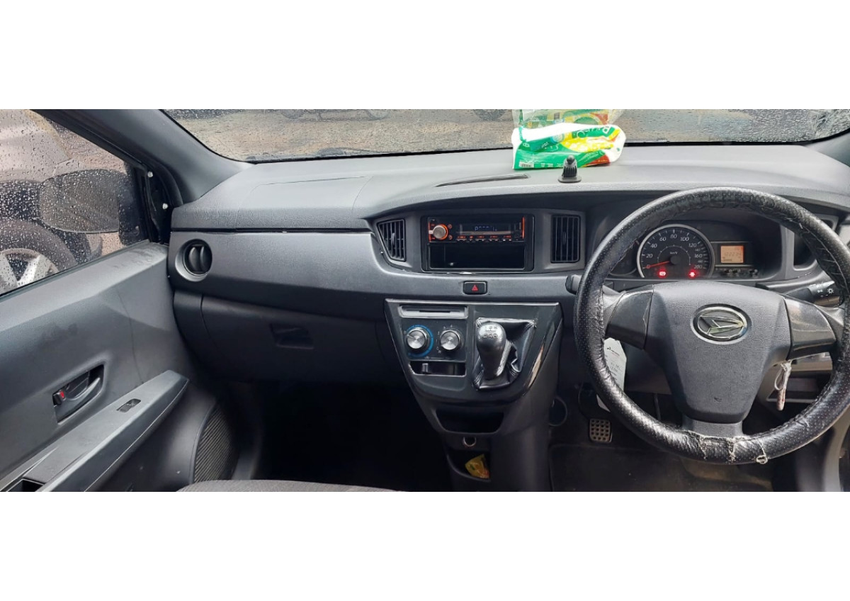 DAIHATSU  SIGRA  M