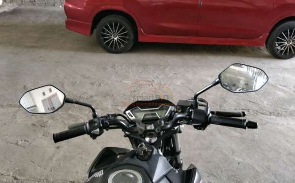 HONDA  CB 150 R
