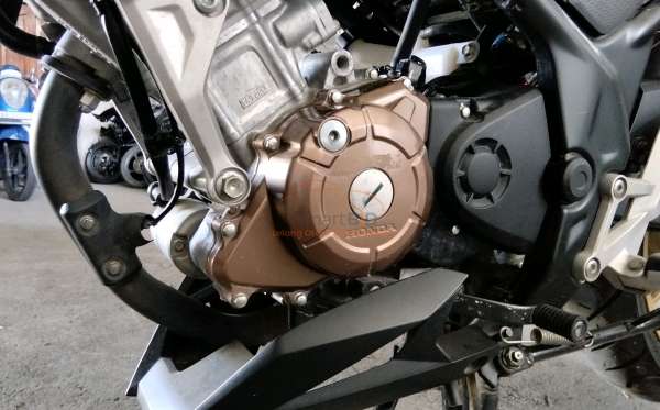 HONDA  CB 150 R