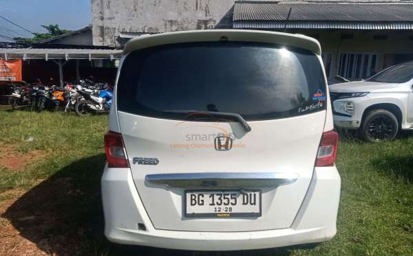 HONDA FREED GB3 1.5 E