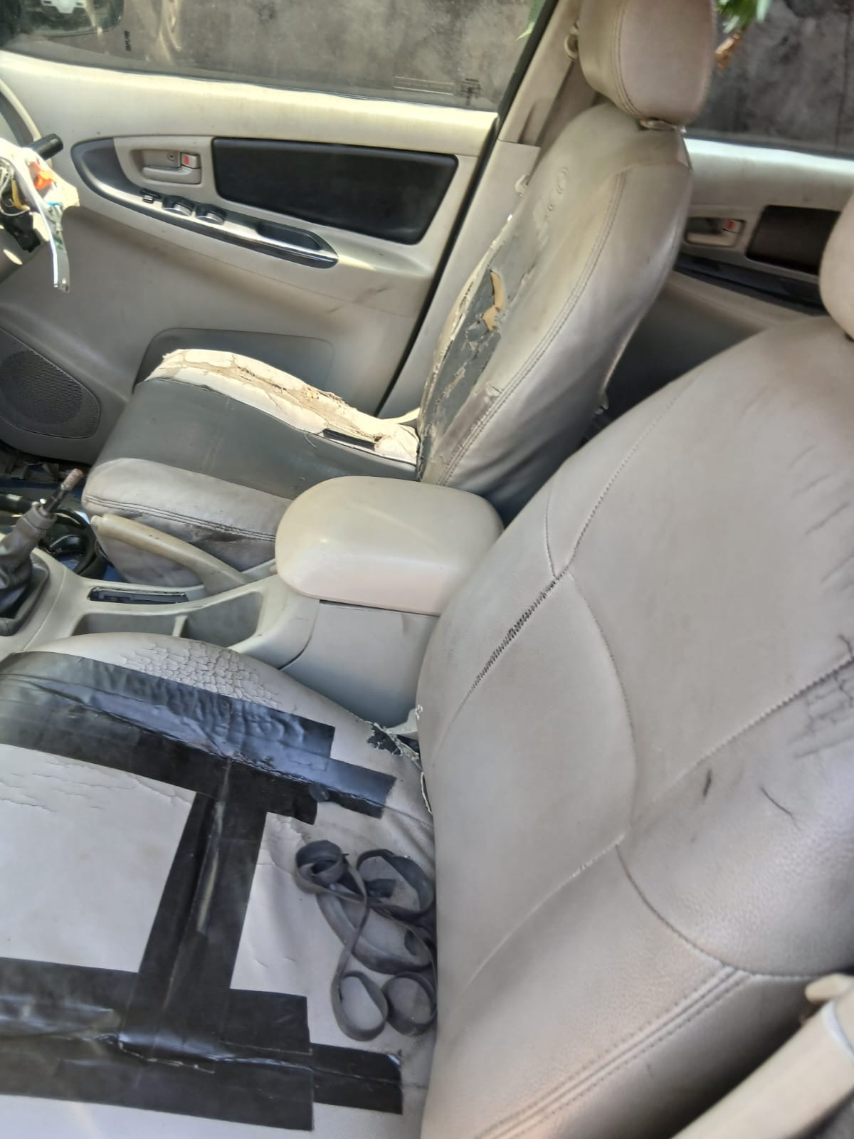 TOYOTA INNOVA G