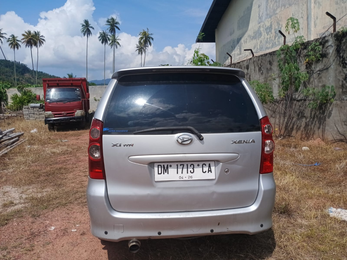 DAIHATSU XENIA