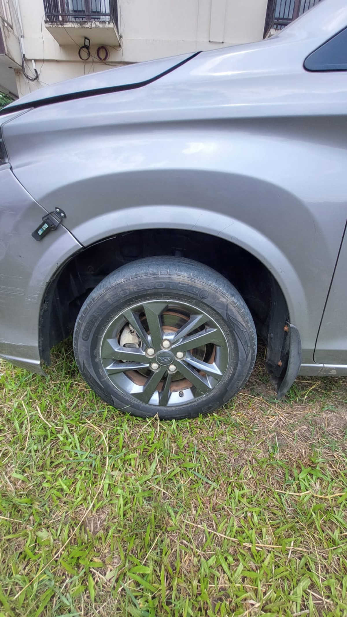 DAIHATSU  XENIA  1.3 X