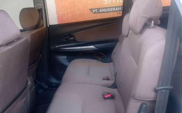 TOYOTA AVANZA