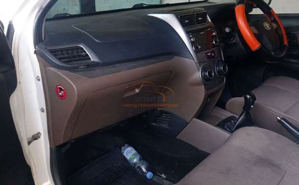TOYOTA AVANZA