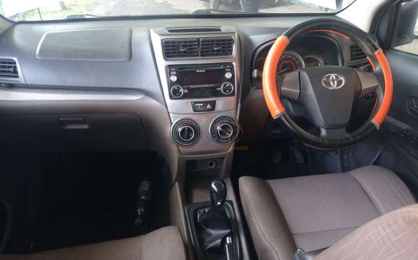 TOYOTA AVANZA