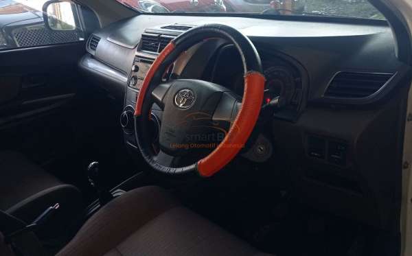 TOYOTA AVANZA