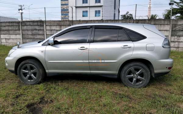 TOYOTA  HARRIER  3.0