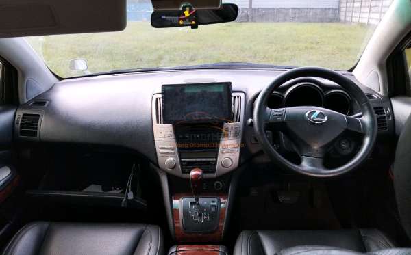 TOYOTA  HARRIER  3.0