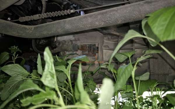 TOYOTA HI ACE COMMUTER