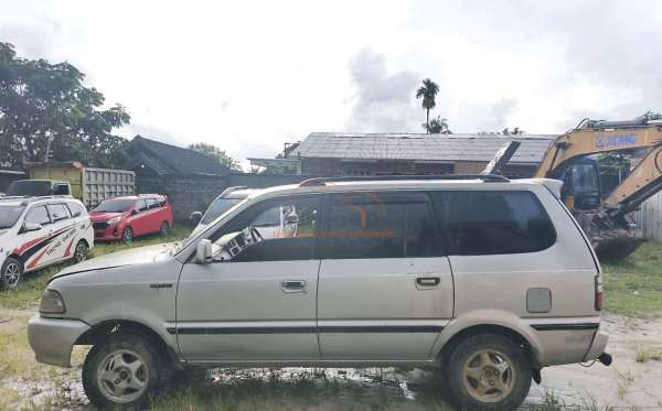 TOYOTA KIJANG LGX
