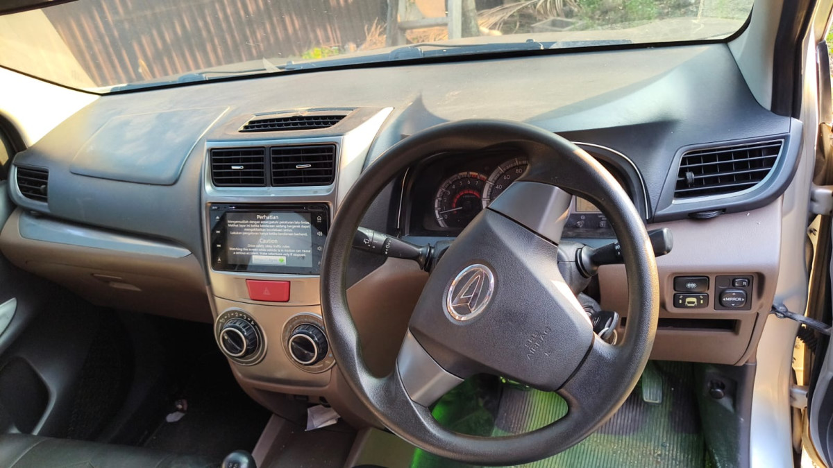DAIHATSU  XENIA  R