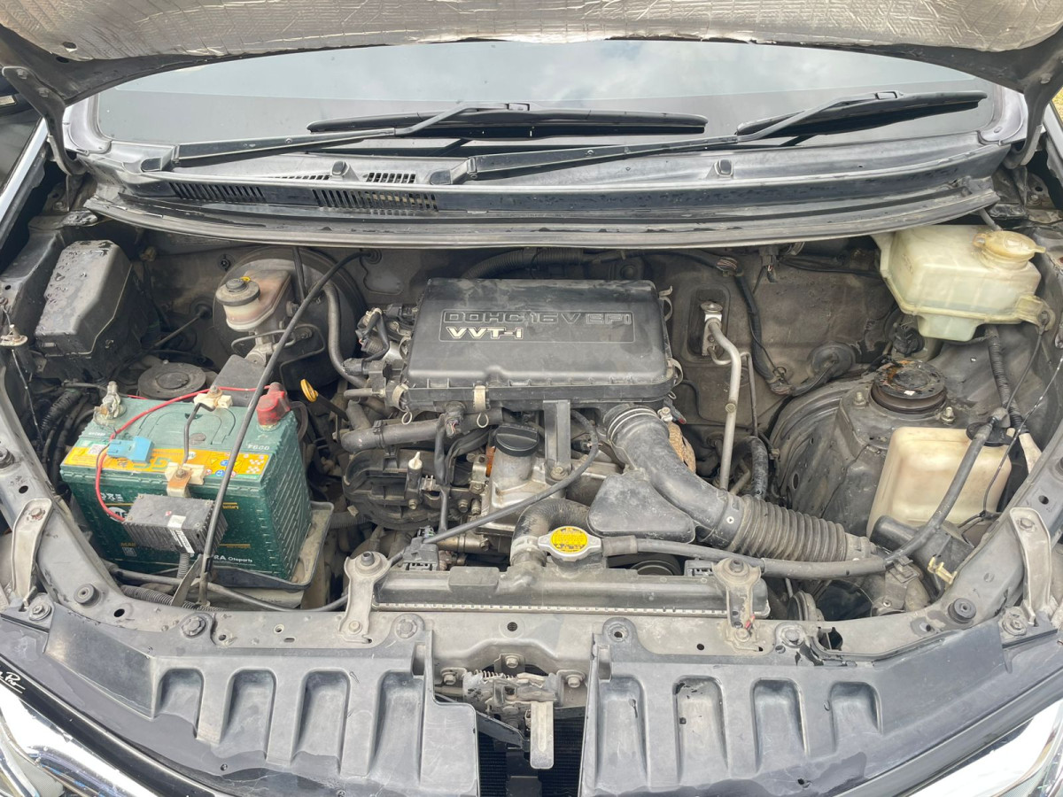 DAIHATSU XENIA