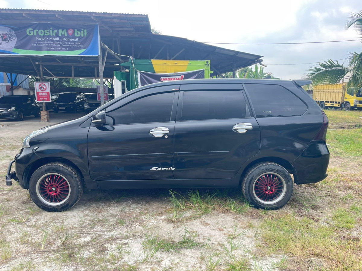DAIHATSU XENIA