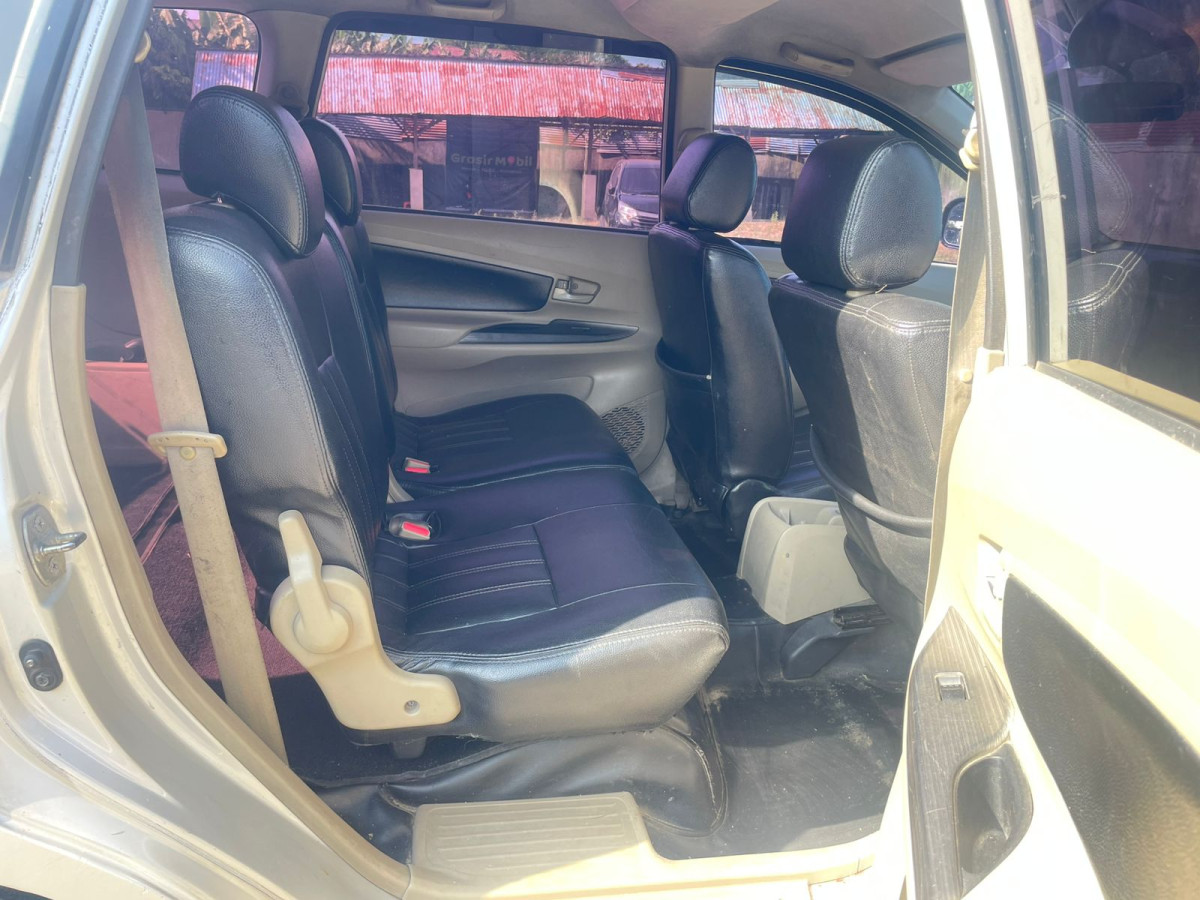 DAIHATSU XENIA