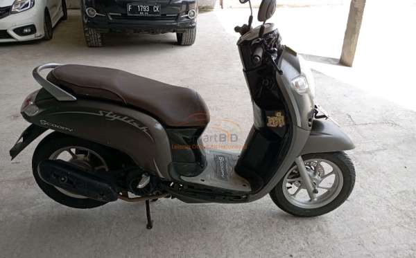 HONDA SCOOPY CW