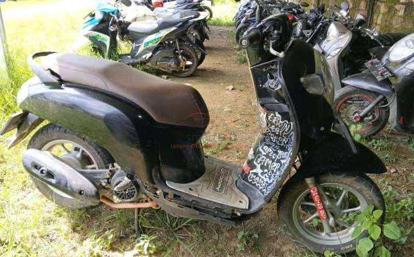 HONDA SCOOPY STYLISH
