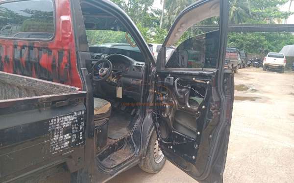 SUZUKI  CARRY MEGA  P.U