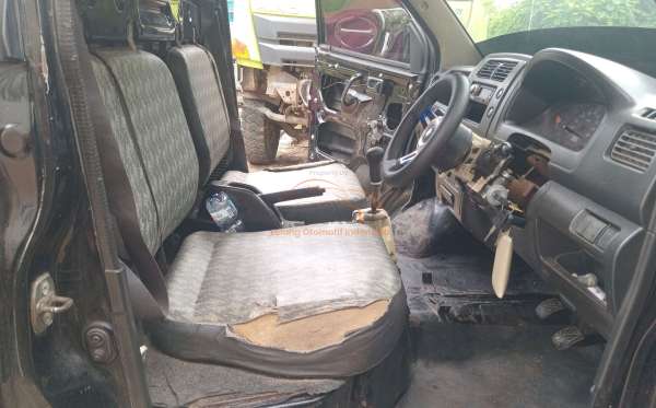 SUZUKI  CARRY MEGA  P.U
