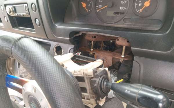 SUZUKI  CARRY MEGA  P.U